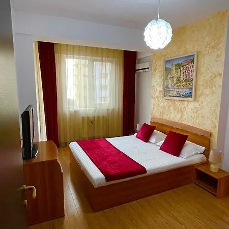 Laura Summerland Apartment