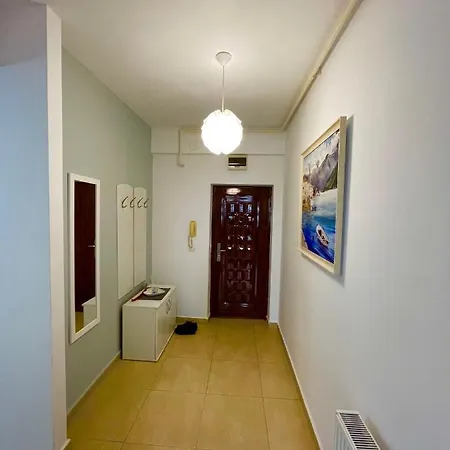 Laura Summerland Apartment Mamaia