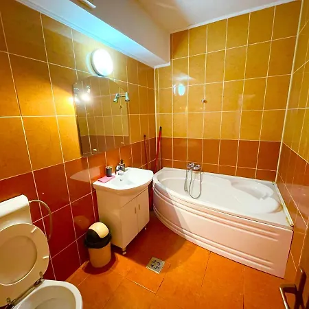 Laura Summerland Apartment